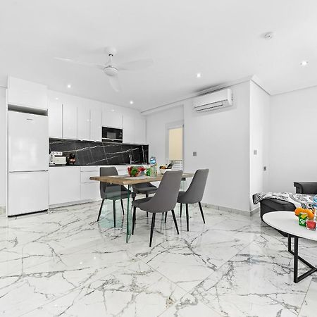 Apolo Beach Front - Sea View Luxury Apartment Торевьиа Экстерьер фото