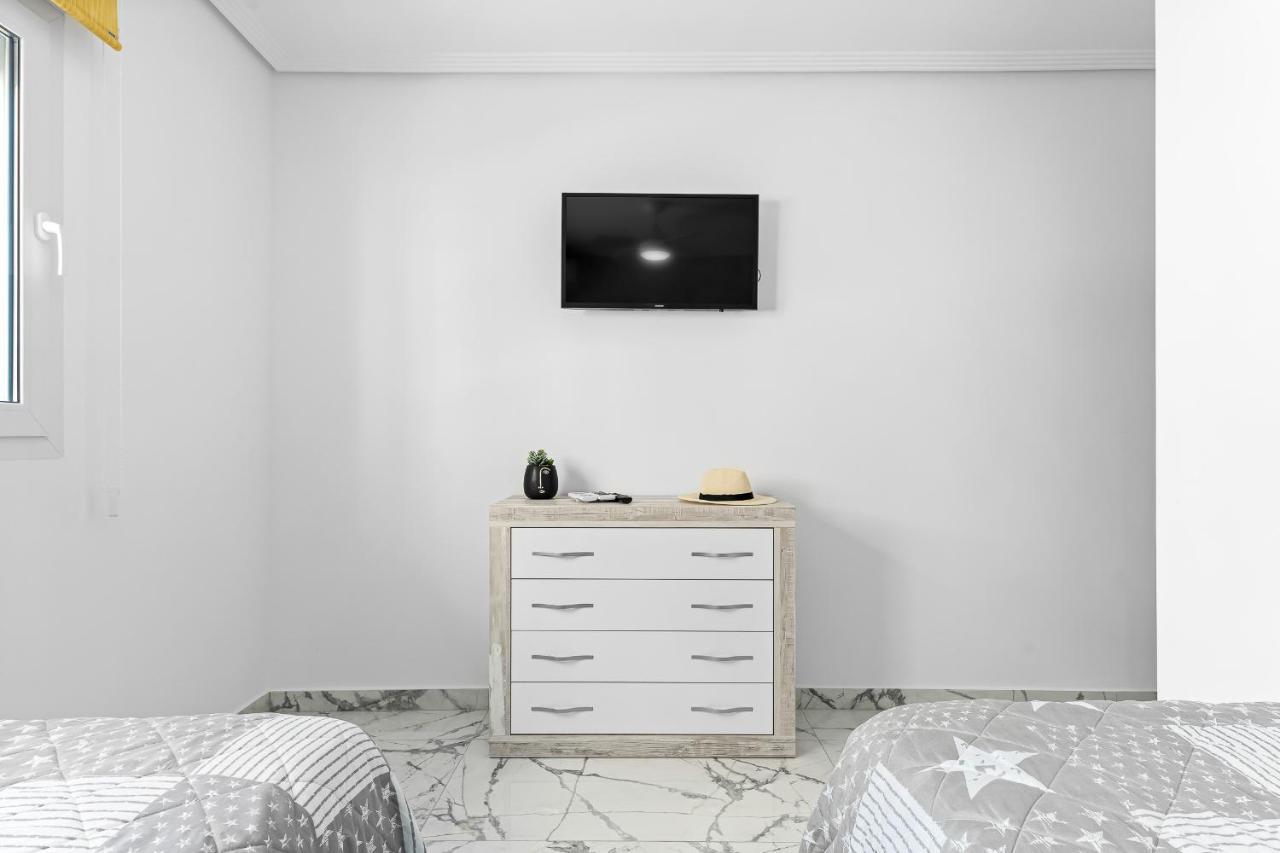 Apolo Beach Front - Sea View Luxury Apartment Торевьиа Экстерьер фото