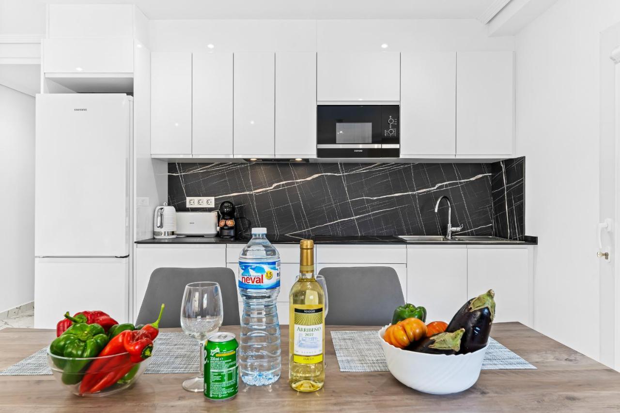 Apolo Beach Front - Sea View Luxury Apartment Торевьиа Экстерьер фото