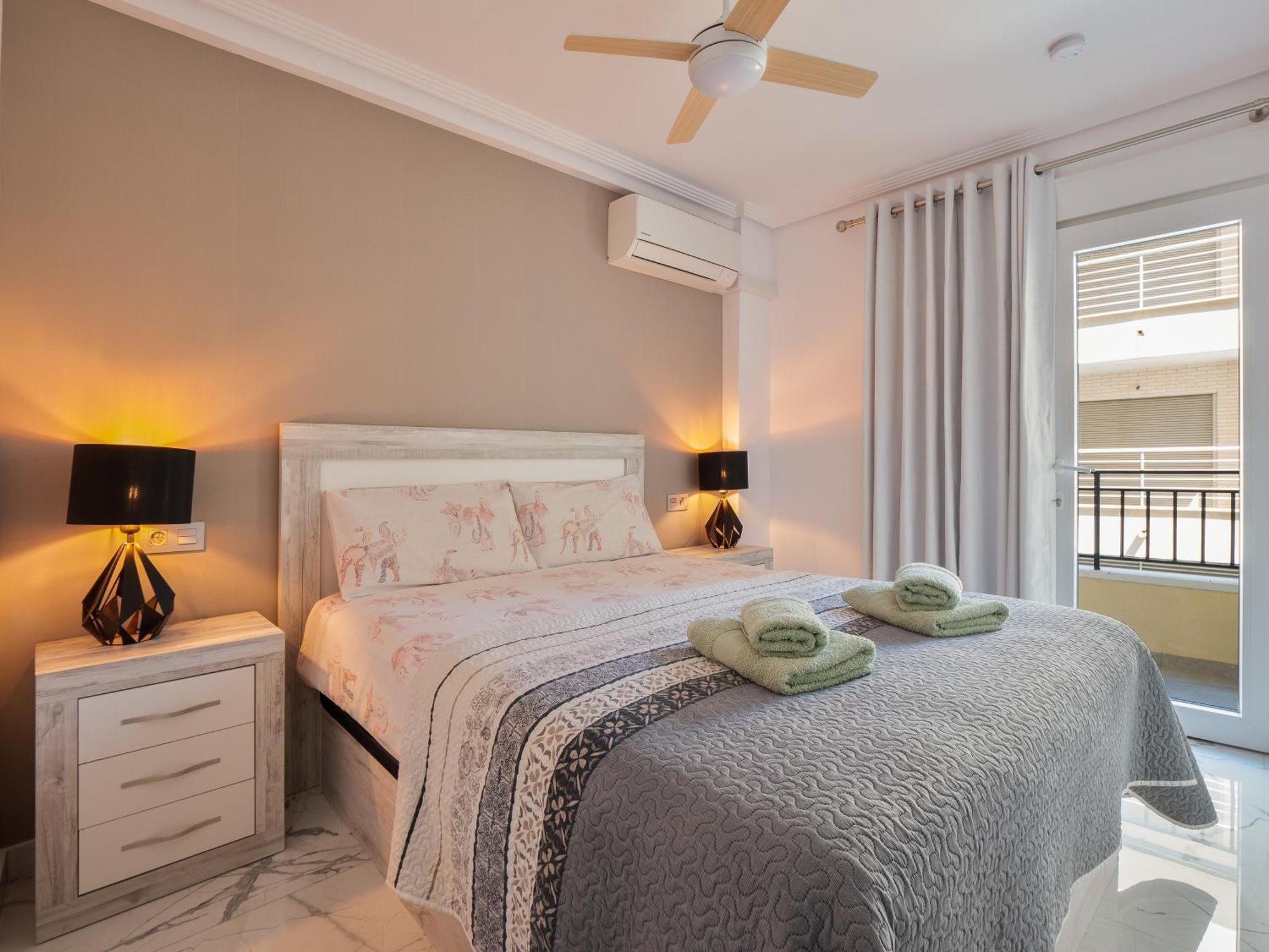 Apolo Beach Front - Sea View Luxury Apartment Торевьиа Экстерьер фото